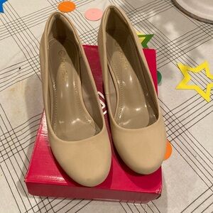 Dream Pairs Women's Beige Heels